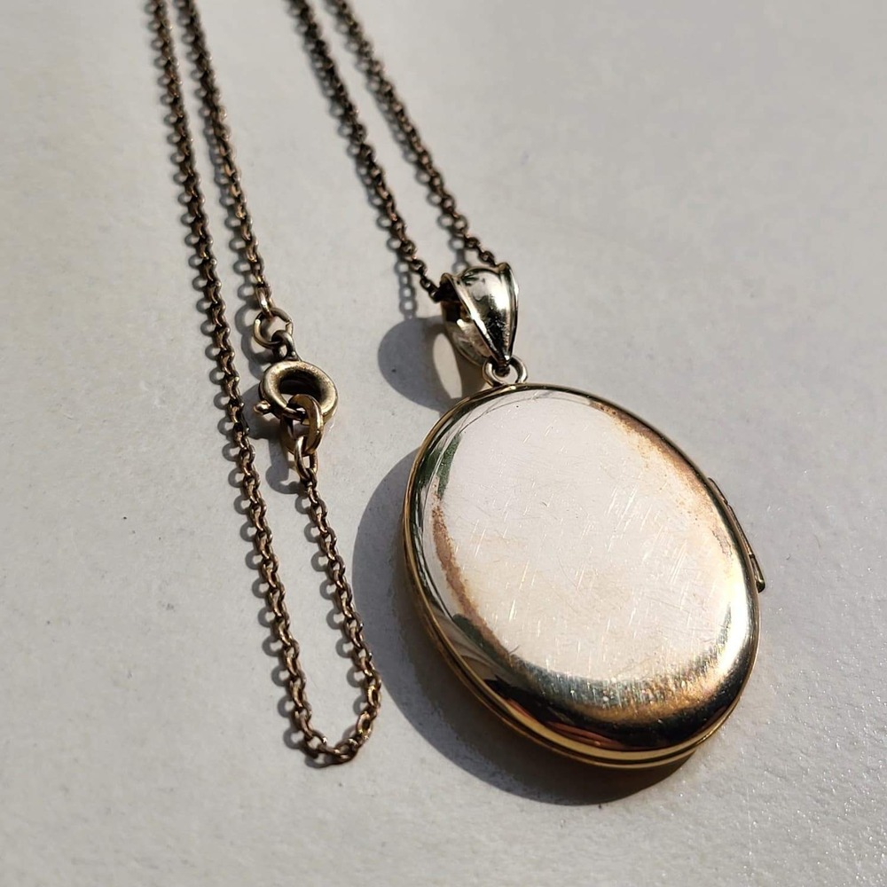 Vintage 12K Gold Filled Oval Locket Necklace Small Gold Photo Pendant